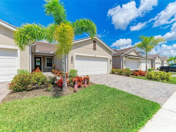 17827 Stillness Ct, Venice, FL 34293