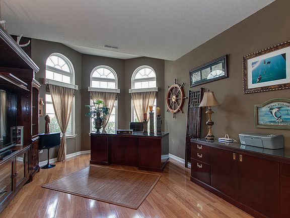 5th image of 1636 Chestwood Dr