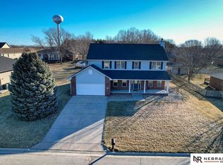 806 Tekolste Dr, Firth, NE 68358