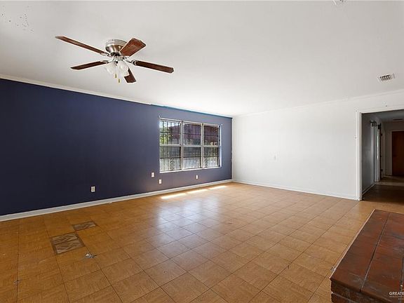 2nd image of 610 W Gore Ave