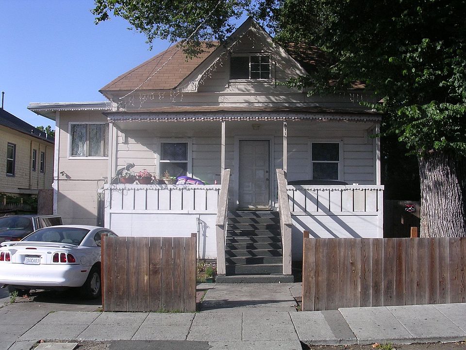 1st image of 611 Heller St