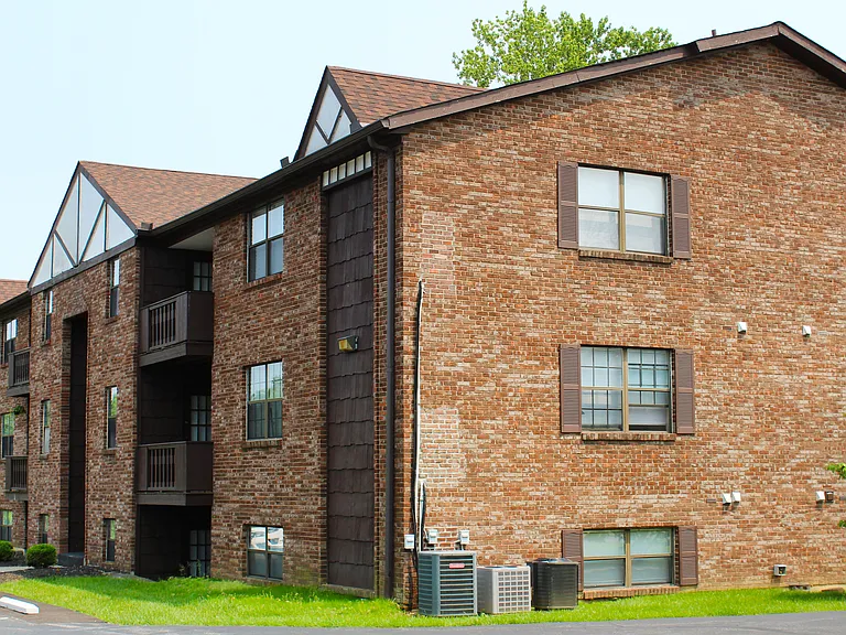 Four Worlds Apartments — Photo 31