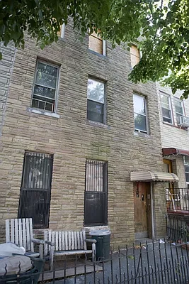 Sold by Garfield Realty  | media 17