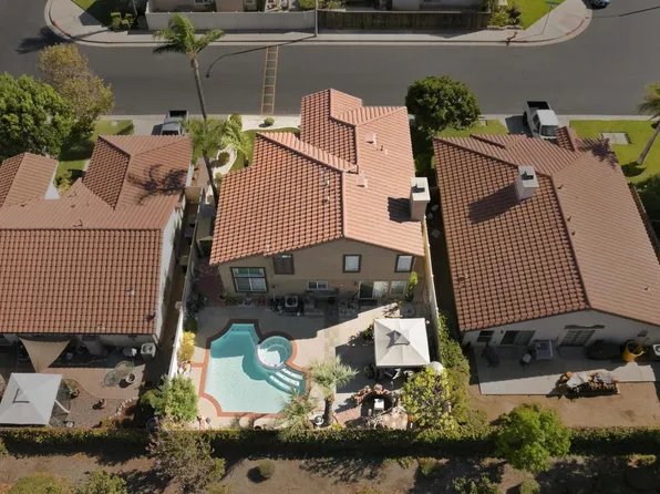 230 Fox Mills Ln, Riverside, CA 92506