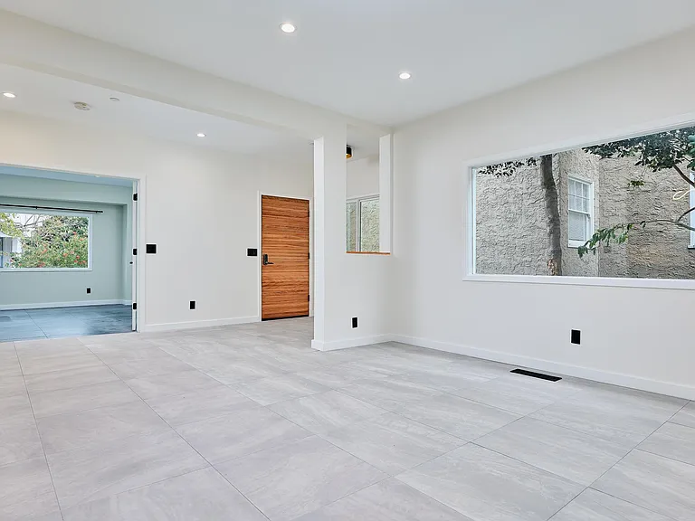 3028 Regent St — Photo 5