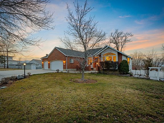 3rd image of 13898 Summerset Cir