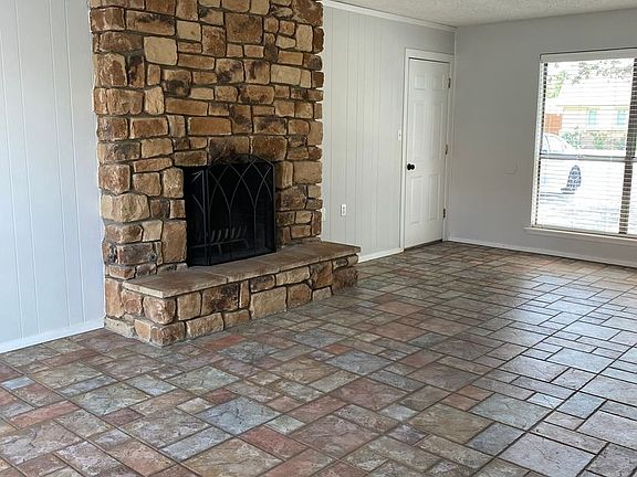 4th image of 3966 Lakeside Dr