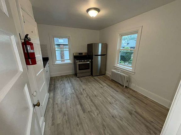 3rd image of 35 Linden Ln #35LLAPT2