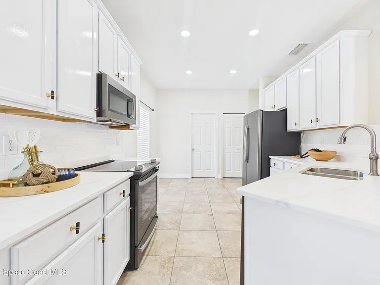 6106 Indigo Crossing Dr — Photo 14