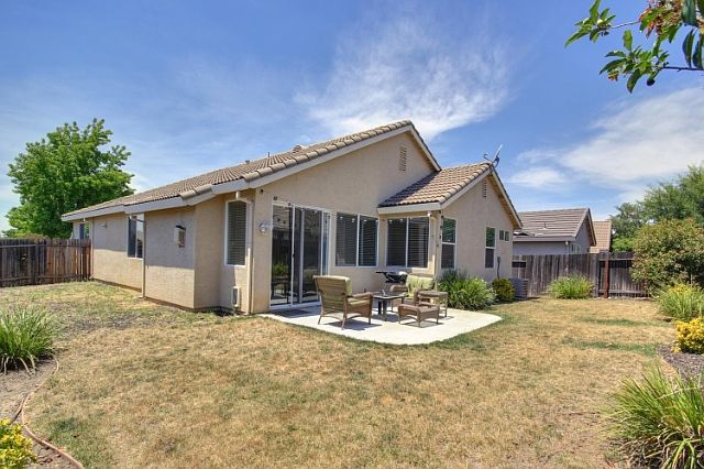 2nd image of 2300 Canary Dr