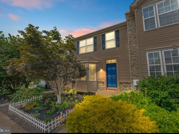 207 Cartledge Ln, Millersville, PA 17551