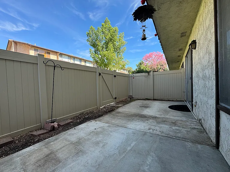 2154 Basswood Ct — Photo 23