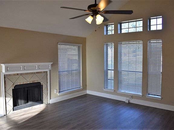 4th image of 6507 Devine Dr