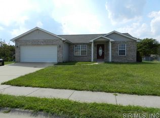 203 W Hunters Rdg, Valmeyer, IL 62295