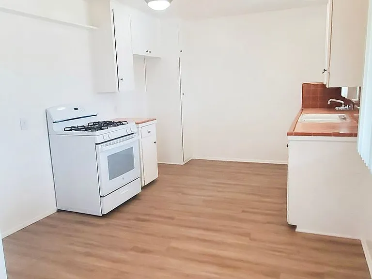 301 Avenida Del Mar — Photo 12