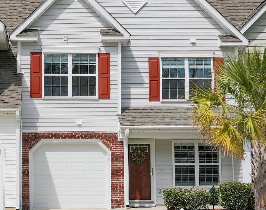 1st image of 528 Riverward Dr. #528