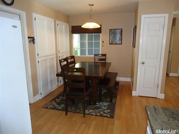3rd image of 7662 Glenacre Way
