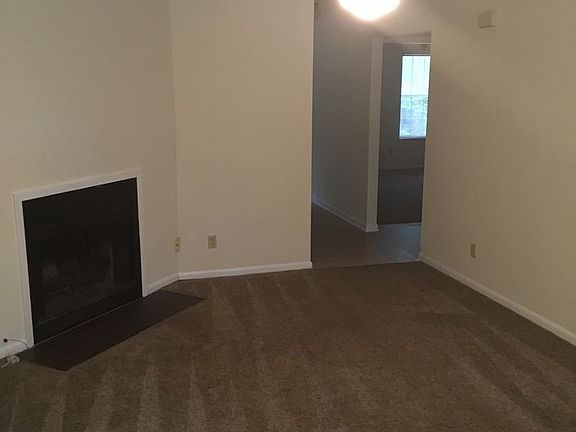 4th image of 4 Westbrook Cir APT B