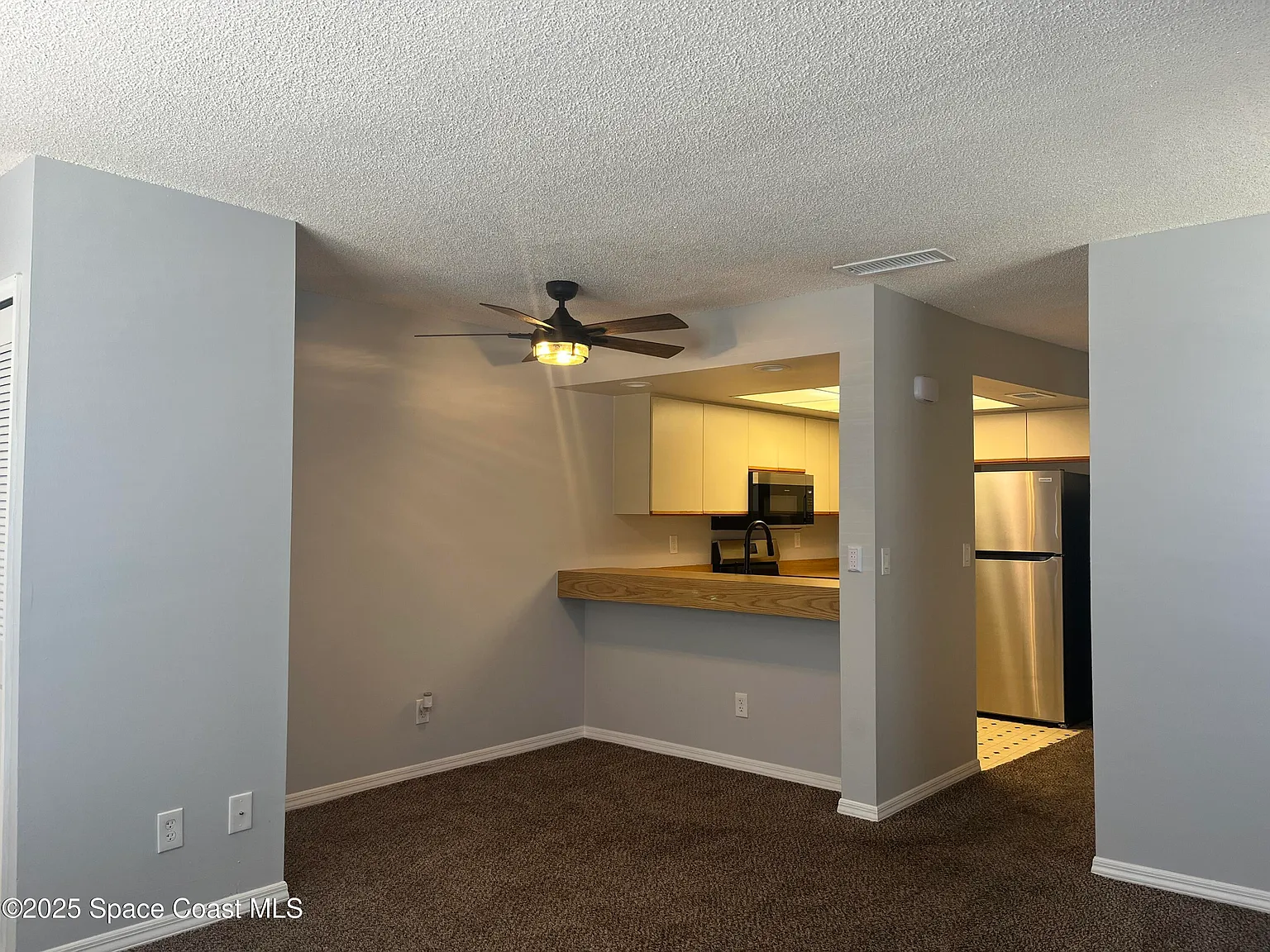 1 bed, 1.0 bath, 736 sqft, $1,050 — Photo 3