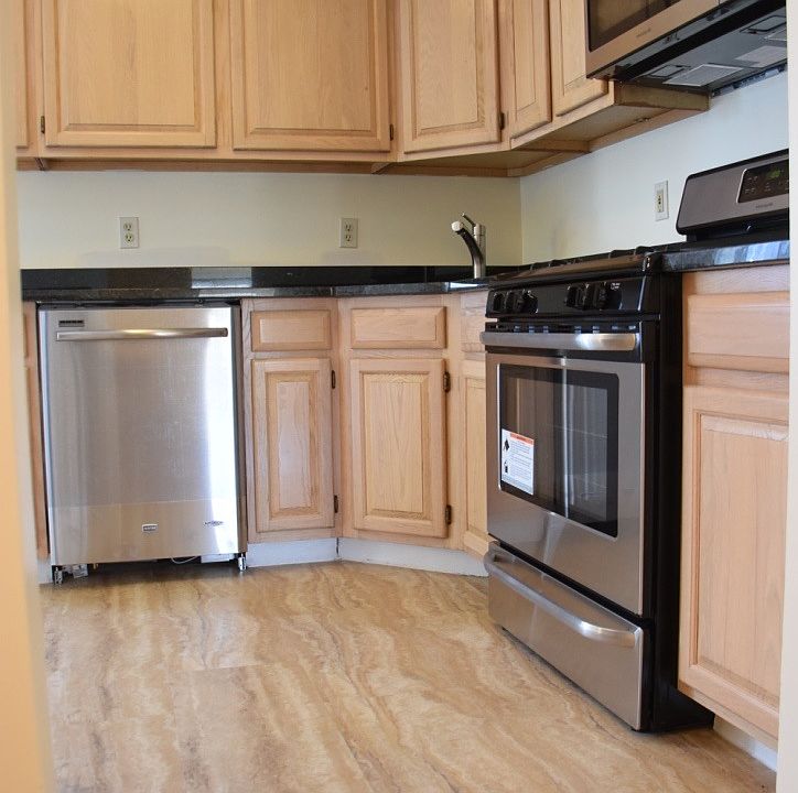 Kitchen - Brand new appliances