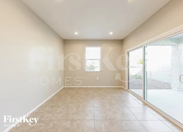 18442 W Faye Way — Photo 6