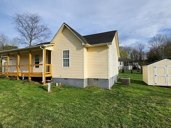 3rd image of 1977 McCleary Rd