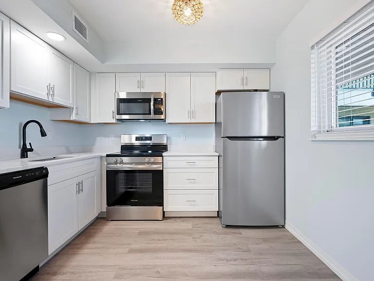 1258 Barbara Dr #107 — Photo 11