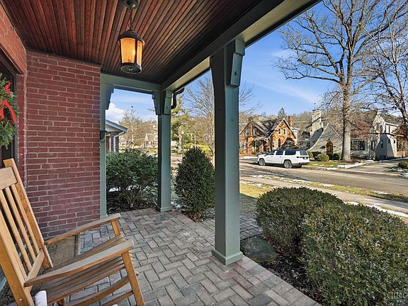 5th image of 3845 Indianview Ave