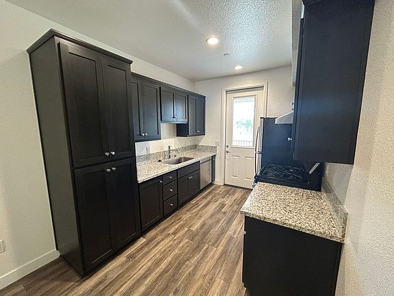 3rd image of 1060 Buschmann Rd #46