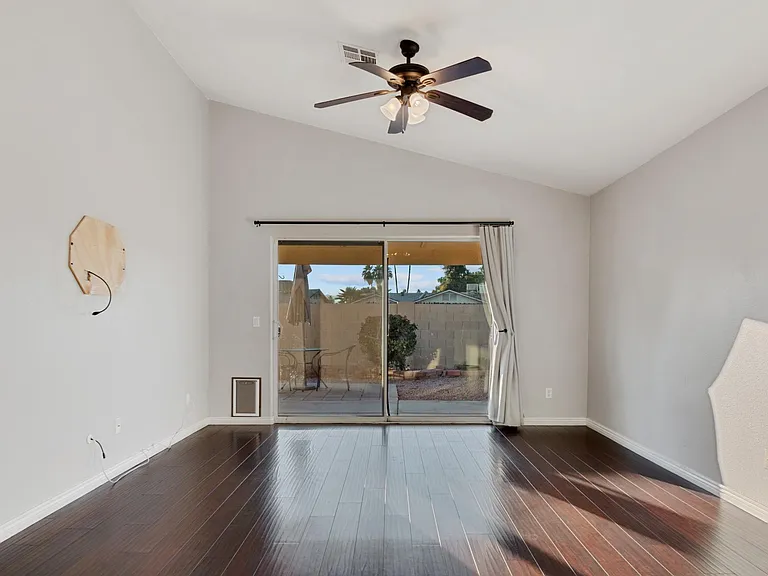 5912 S Brittany Ln — Photo 10