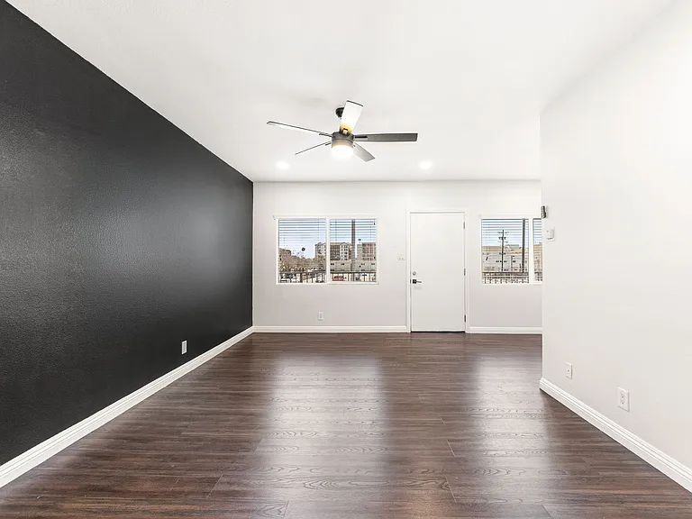 710 W 27th Street — Photo 1