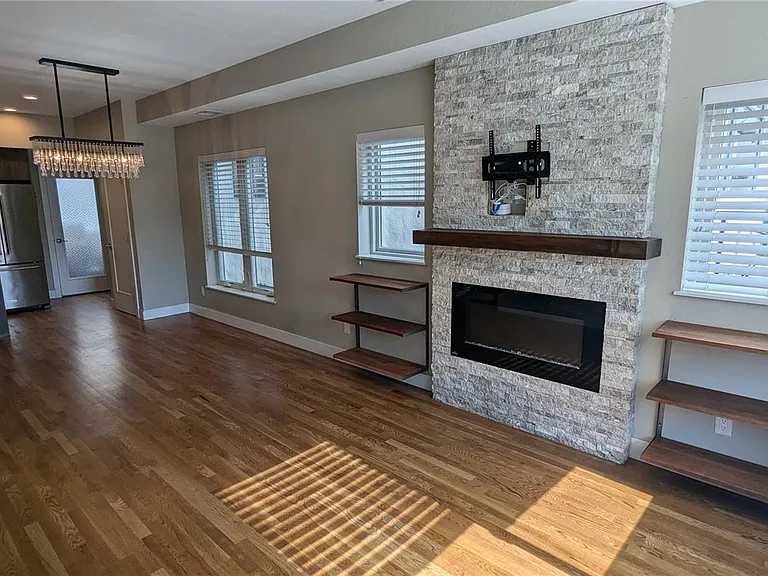 2736 Decatur St — Photo 4