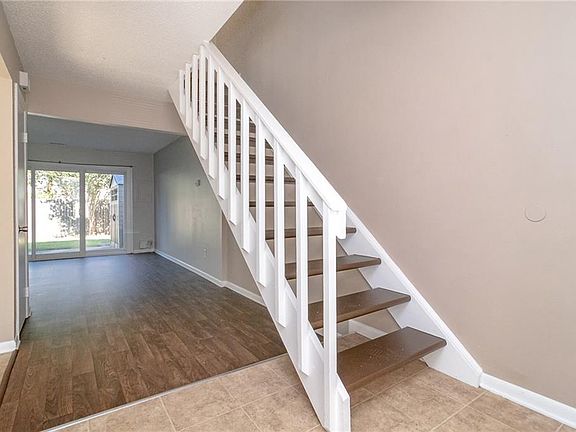 2nd image of 3724 Chimney Creek Dr