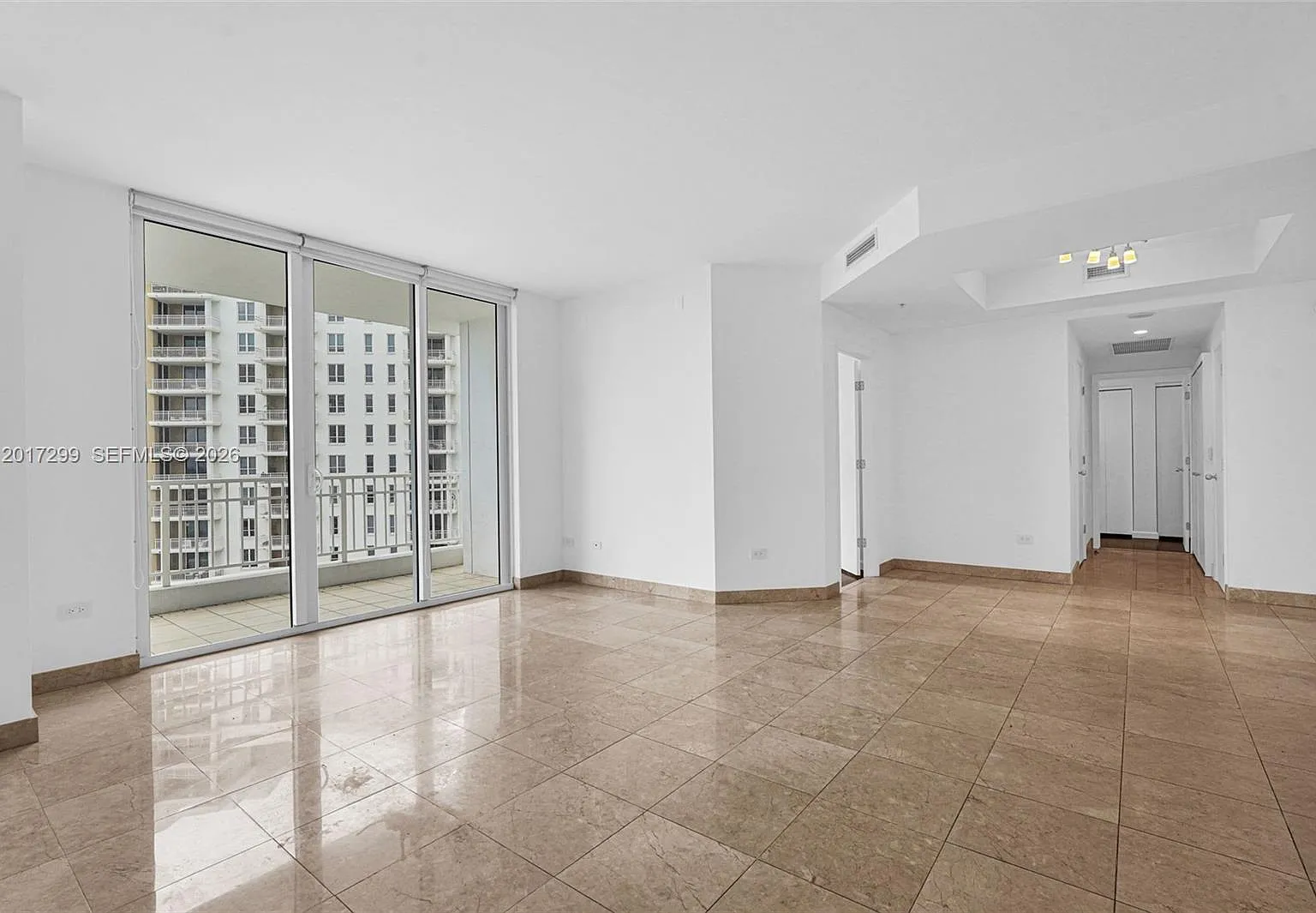 Courts Brickell Key Condo — Photo 4