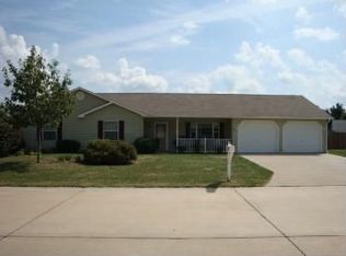 3896 Fox Ridge Dr, Manhattan, KS 66502