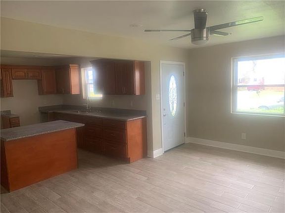 3rd image of 4855 Camelia St