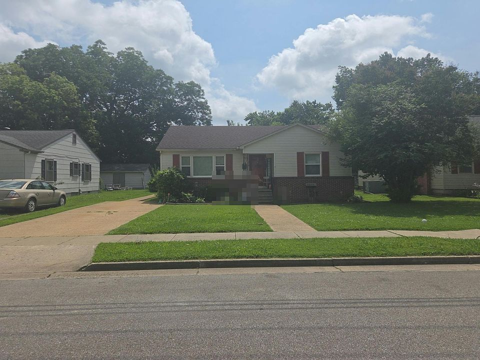 1st image of 218 S 6th St