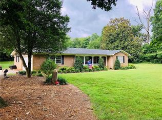 148 Woodland Bend Dr, Harmony, NC 28634