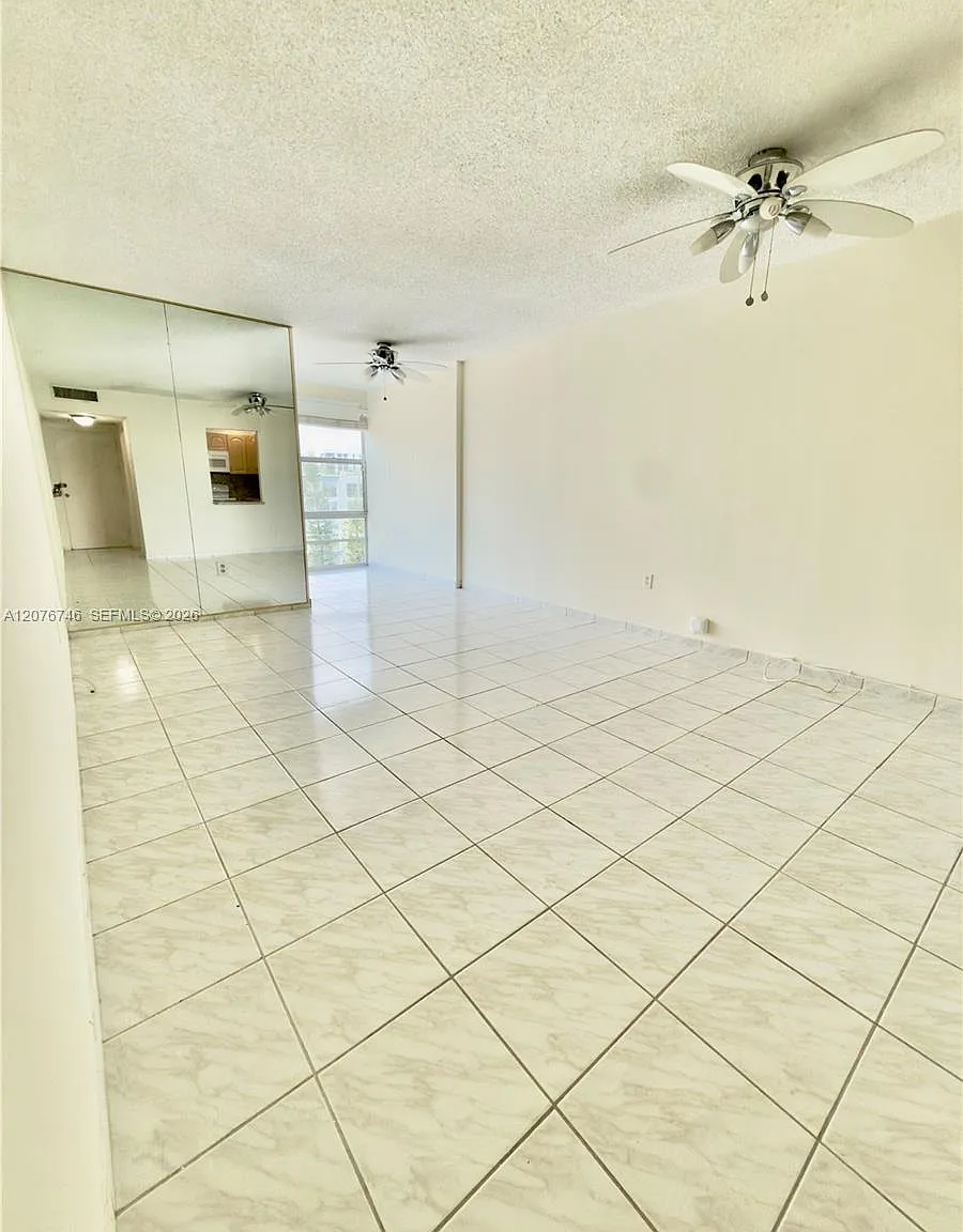 Avila Condo — Photo 2