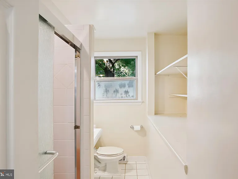 8509 Cyrus Pl — Photo 31