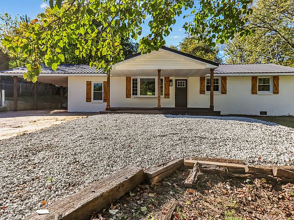 3rd image of 2054 Shelby Dr