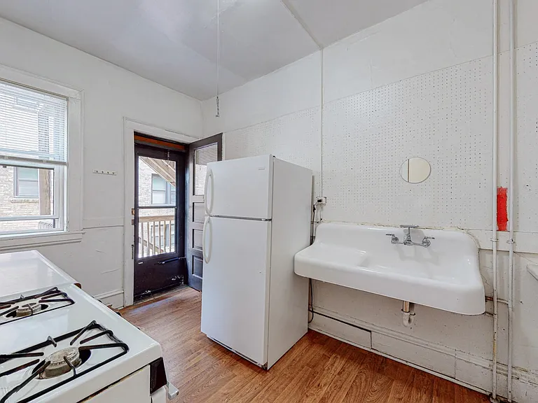 The Breton Apartments — Photo 10