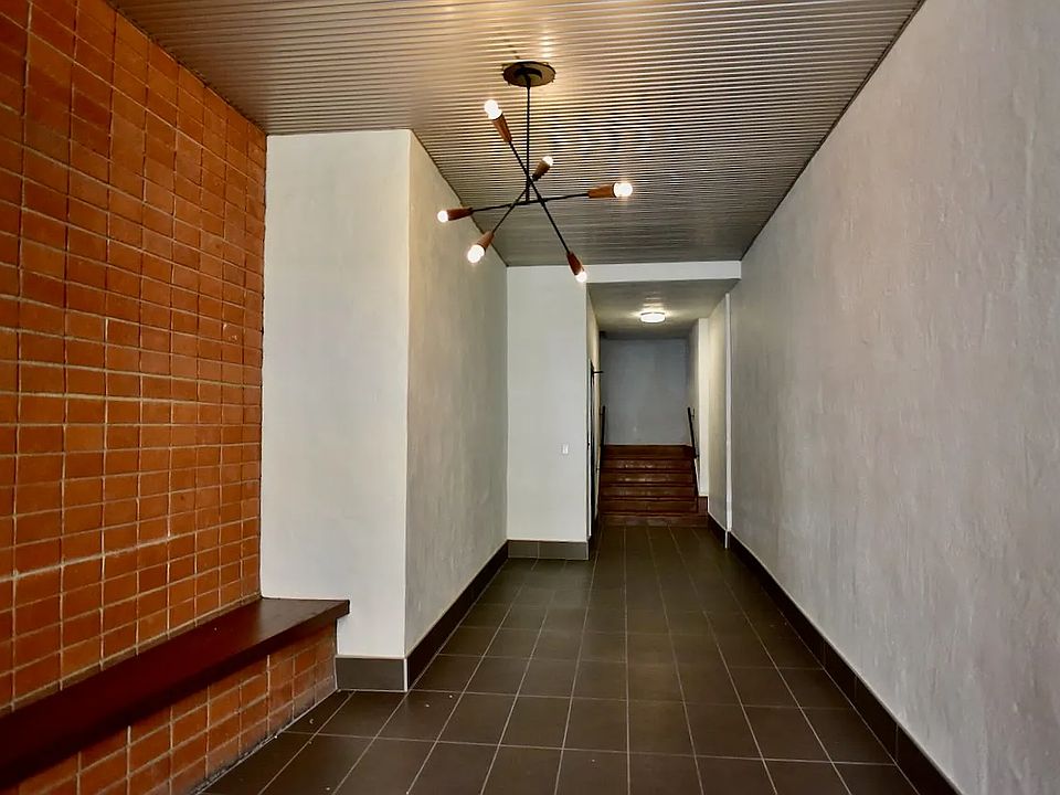 1st image of 2110 Kittredge St #205
