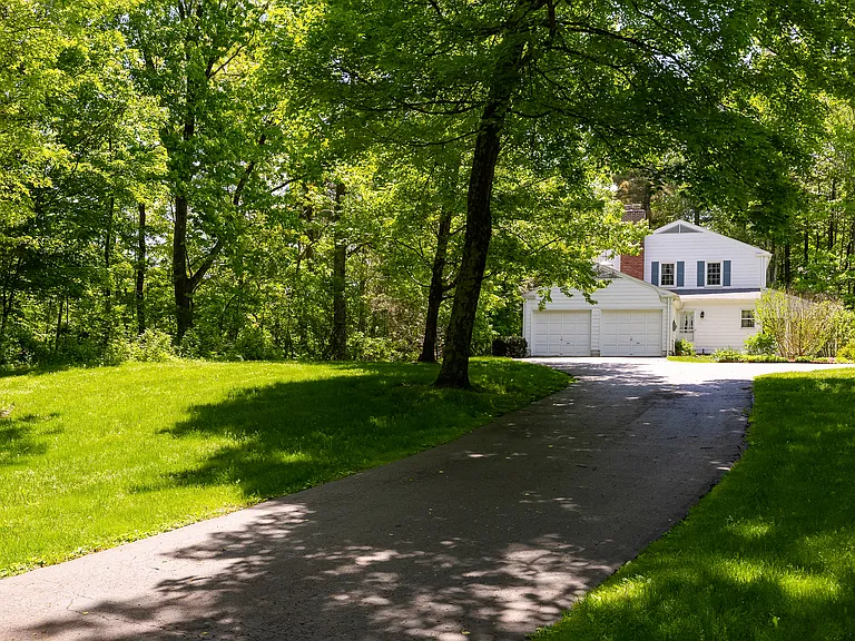 50 Aspinwall Rd — Photo 27