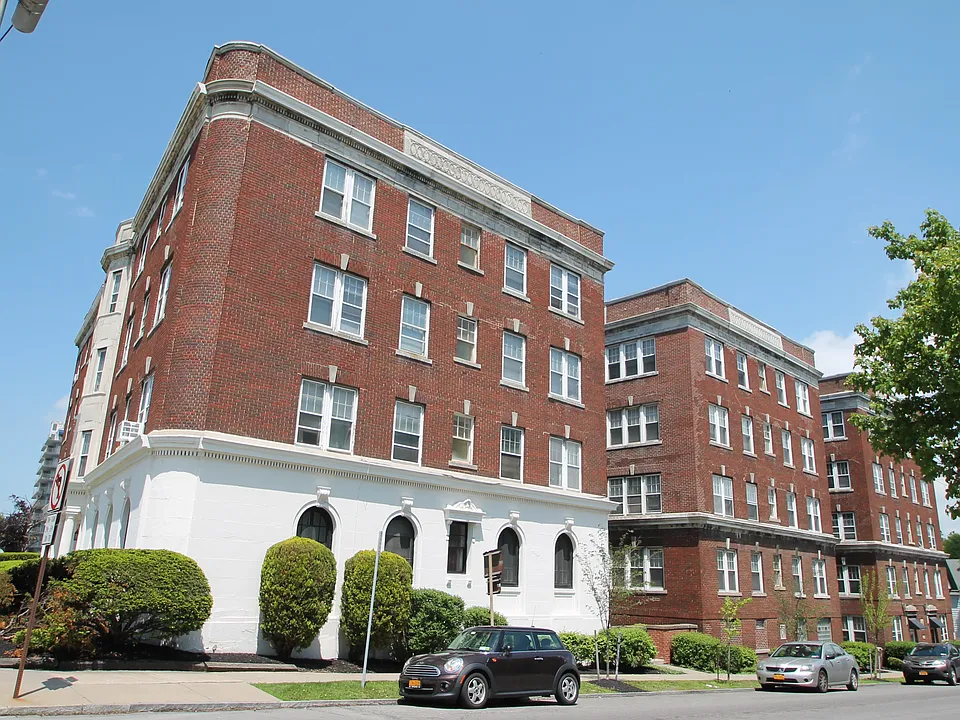 1165 Delaware