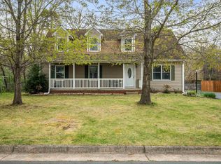 121 Sugarcamp Ln, Stuarts Draft, VA 24477
