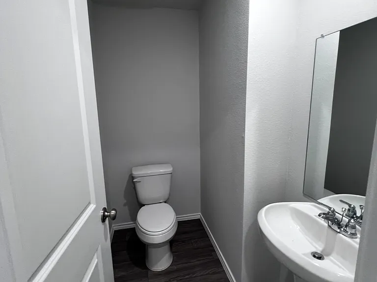 149 Polasek Dr — Photo 4