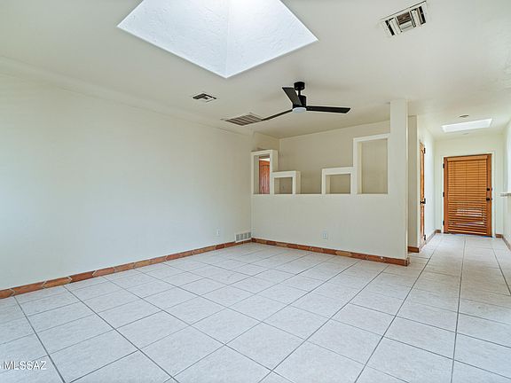 3rd image of 1262 W La Osa Dr