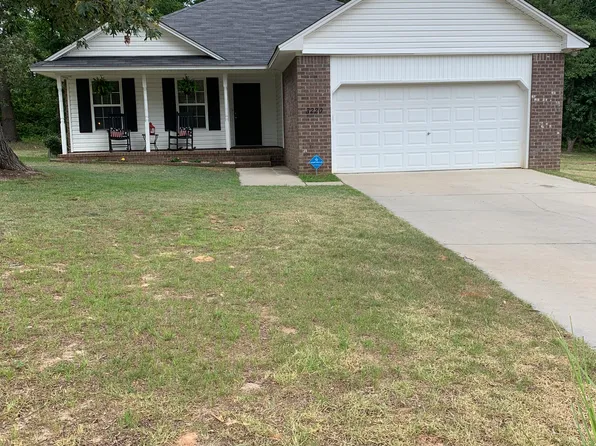 3220 Valencia Dr, Dalzell, SC 29040