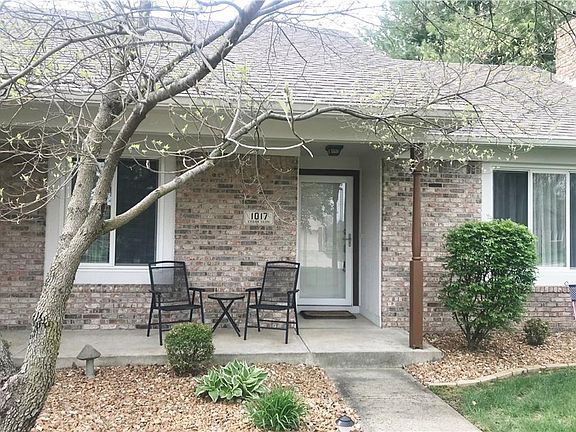 3rd image of 1017 Cedar Glen North Dr
